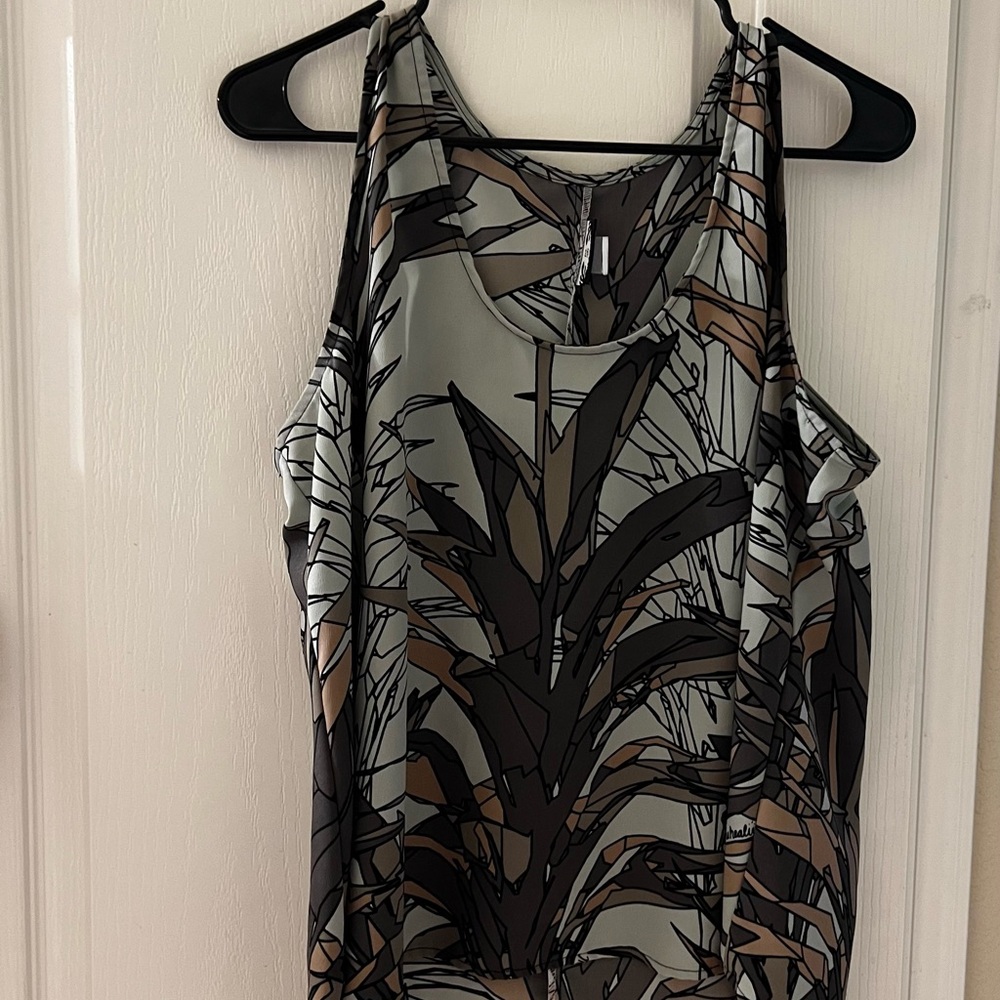 Manuhealii Black and Brown Leaf Print Top